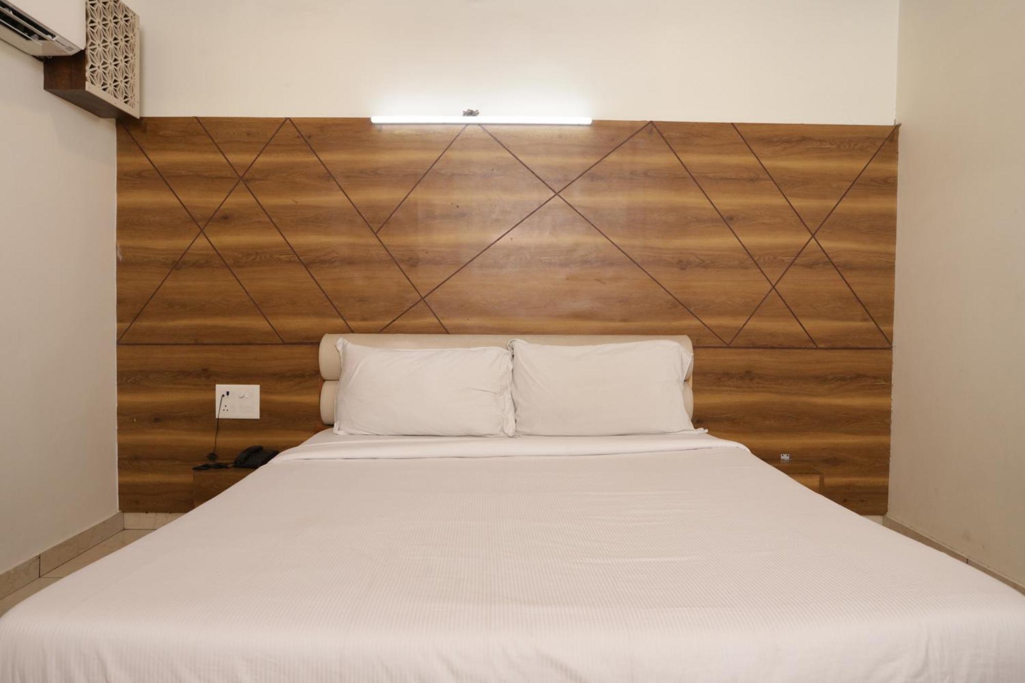 Hotel Razia Inn Hisār エクステリア 写真