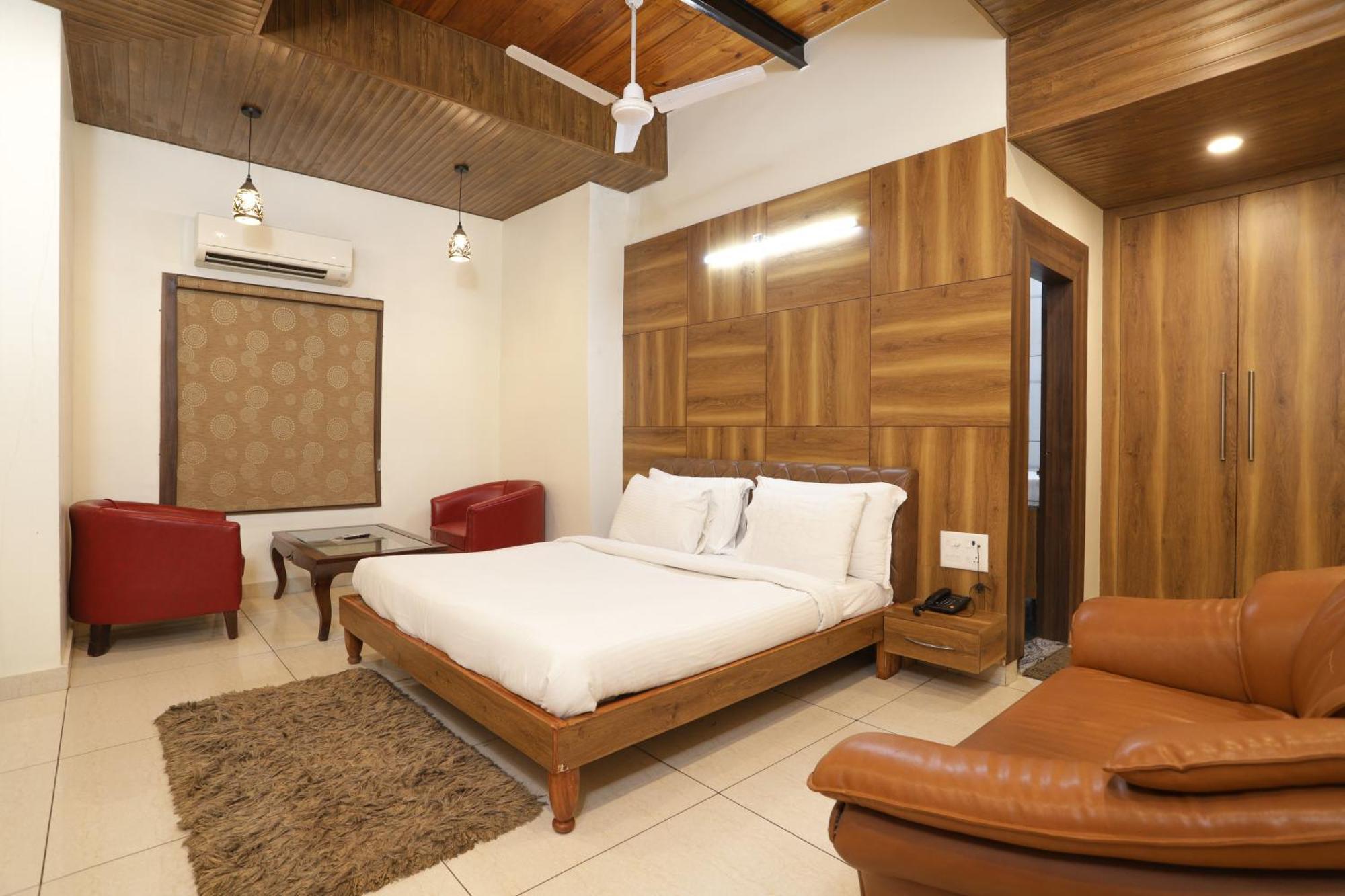 Hotel Razia Inn Hisār エクステリア 写真
