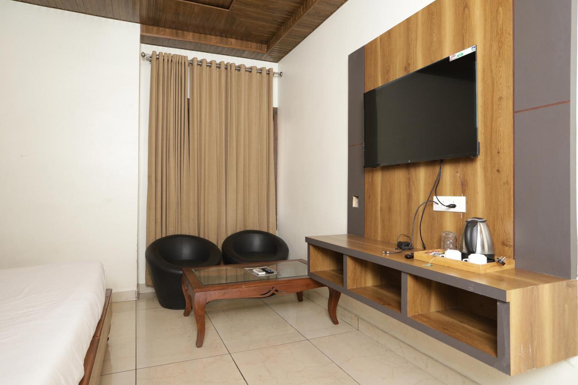 Hotel Razia Inn Hisār エクステリア 写真