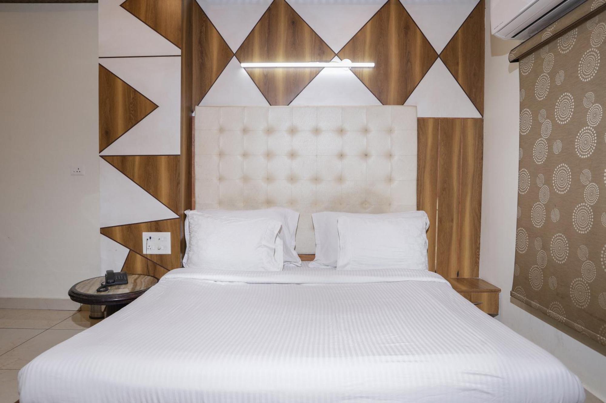 Hotel Razia Inn Hisār エクステリア 写真