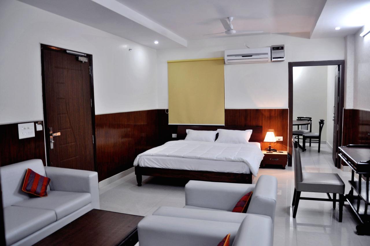 Hotel Razia Inn Hisār エクステリア 写真