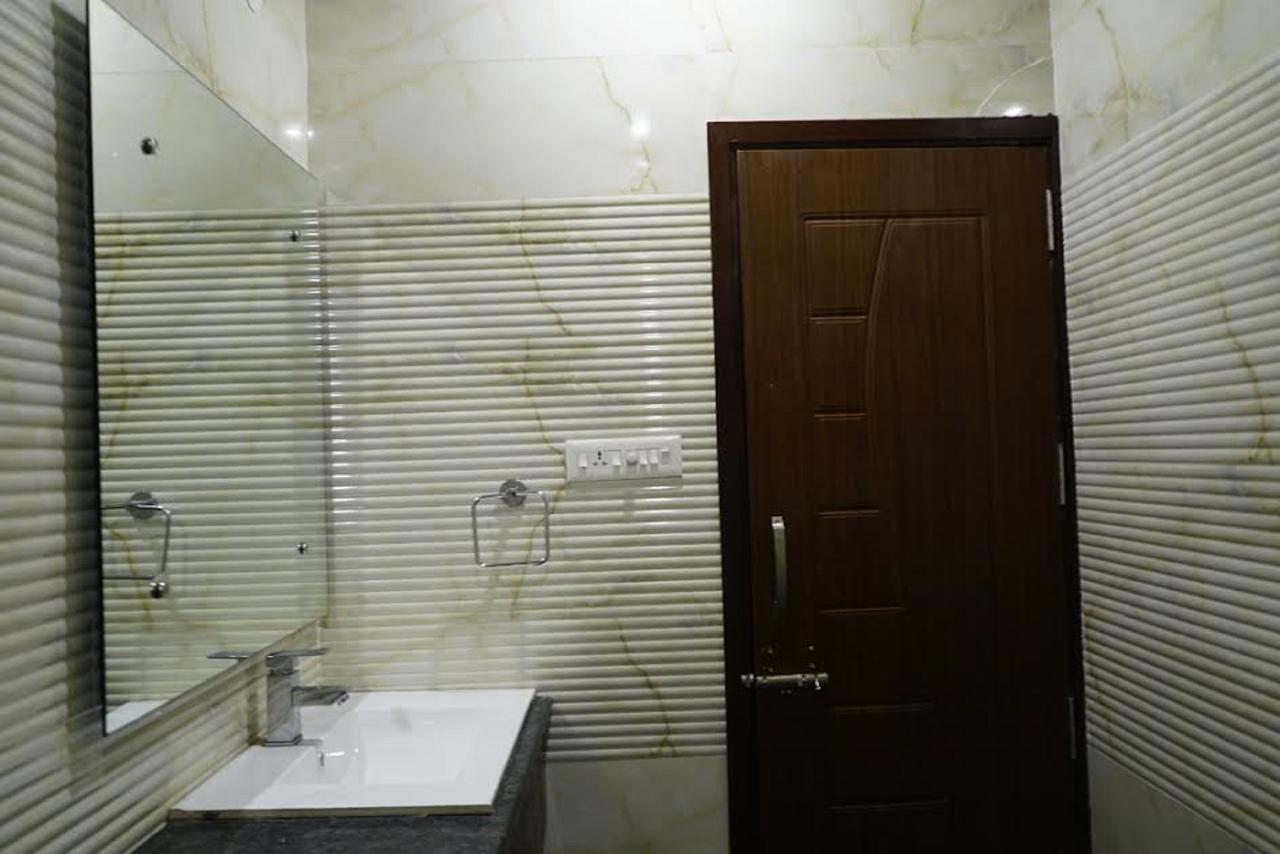 Hotel Razia Inn Hisār エクステリア 写真