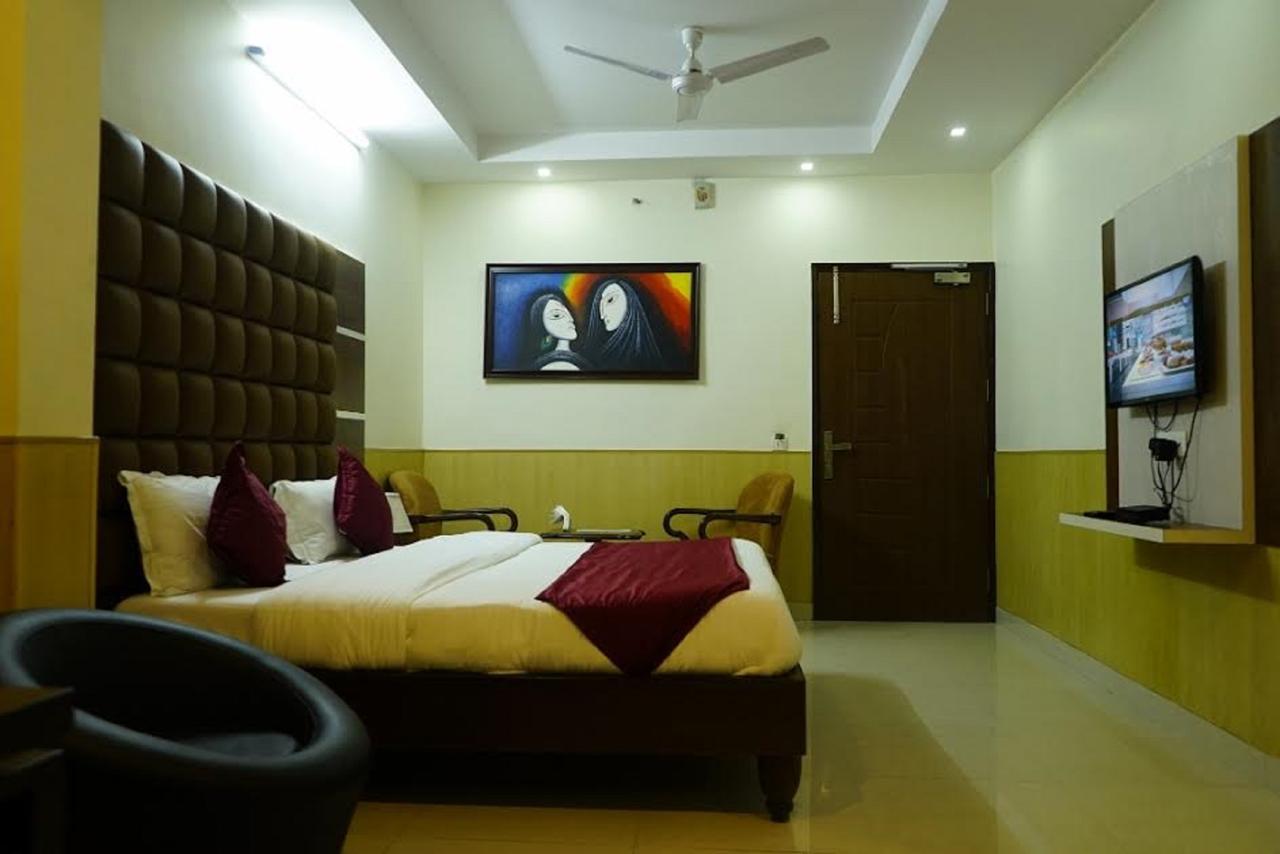 Hotel Razia Inn Hisār エクステリア 写真