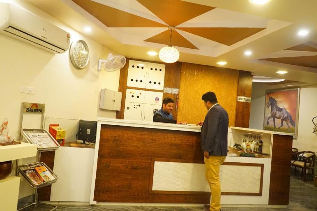 Hotel Razia Inn Hisār エクステリア 写真